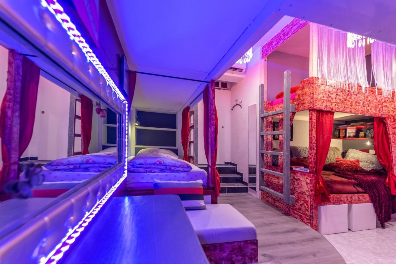 Ricardo Team-Hostel Pjescana Uvala Exterior photo
